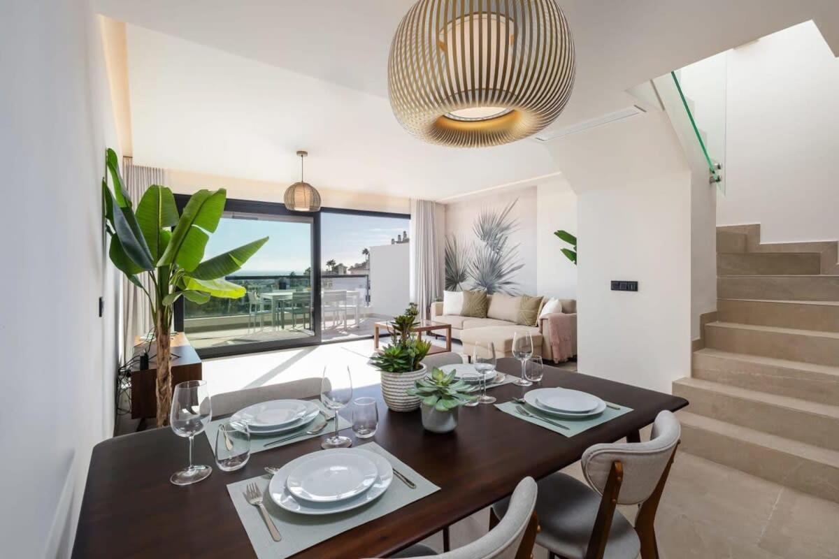 Luxe Duplex Penthouse Scenic Views Marbella
